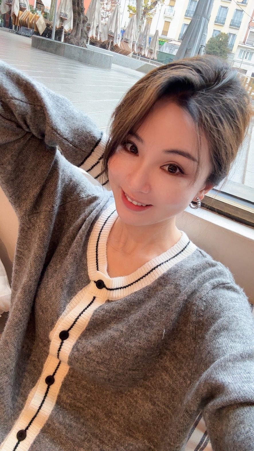 活的～在马德里给自己放天假感觉太好了好像回到上学时候一个人旅行的感觉好开心好棒棒