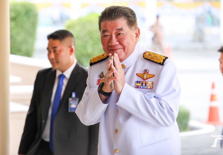 洪森估计傻眼了，泰国要让柬埔寨赔钱。泰柬冲突结束一周多了，万万没想到，泰国居然准