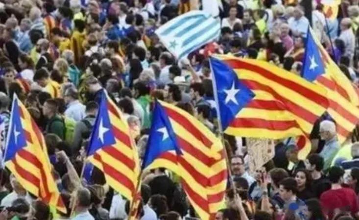 “要独立，不要统一！”40万人上街示威，美国还是把事闹大了

由于全球局势的动荡