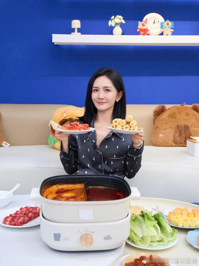 谢娜为齐思钧解释主持表情被审判谢娜说齐思钧表情被审判是误会 只是氛围变得温馨才流