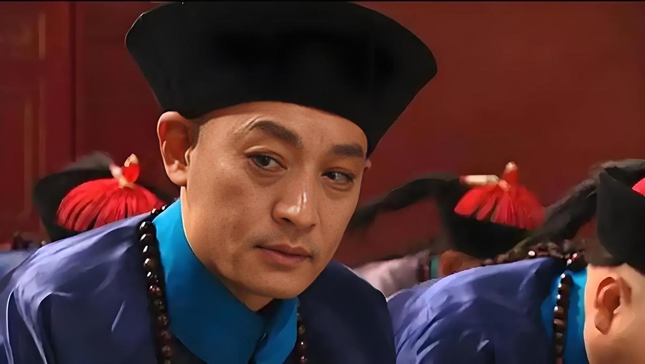正史记载，雍正八年五月，怡亲王胤祥病逝，雍正亲自临丧，悲痛到辍朝三日。

老三胤