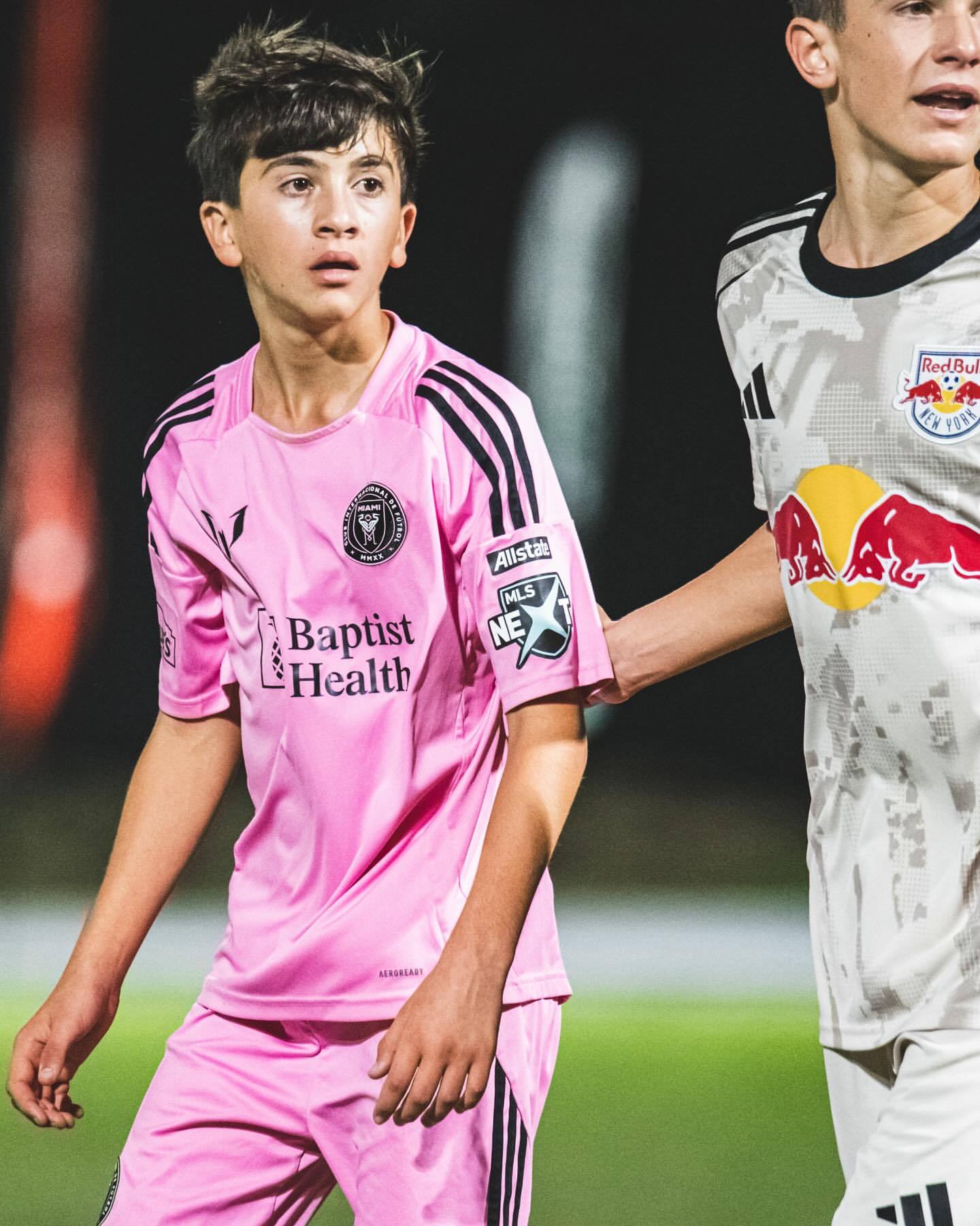 学院ins更新新鲜蒂亚戈一次宝贵的国际比赛经验 🇰🇾🚀我们的U14梯队在开