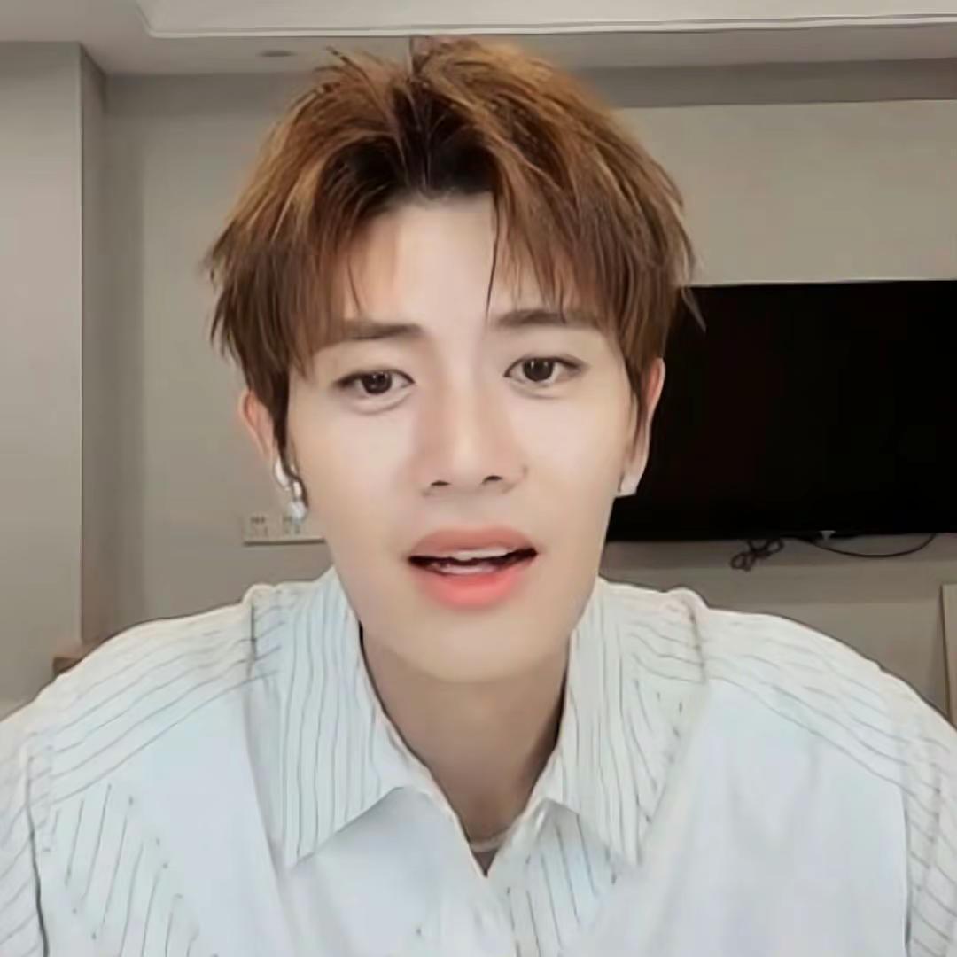 皮皮超上线了。任嘉伦