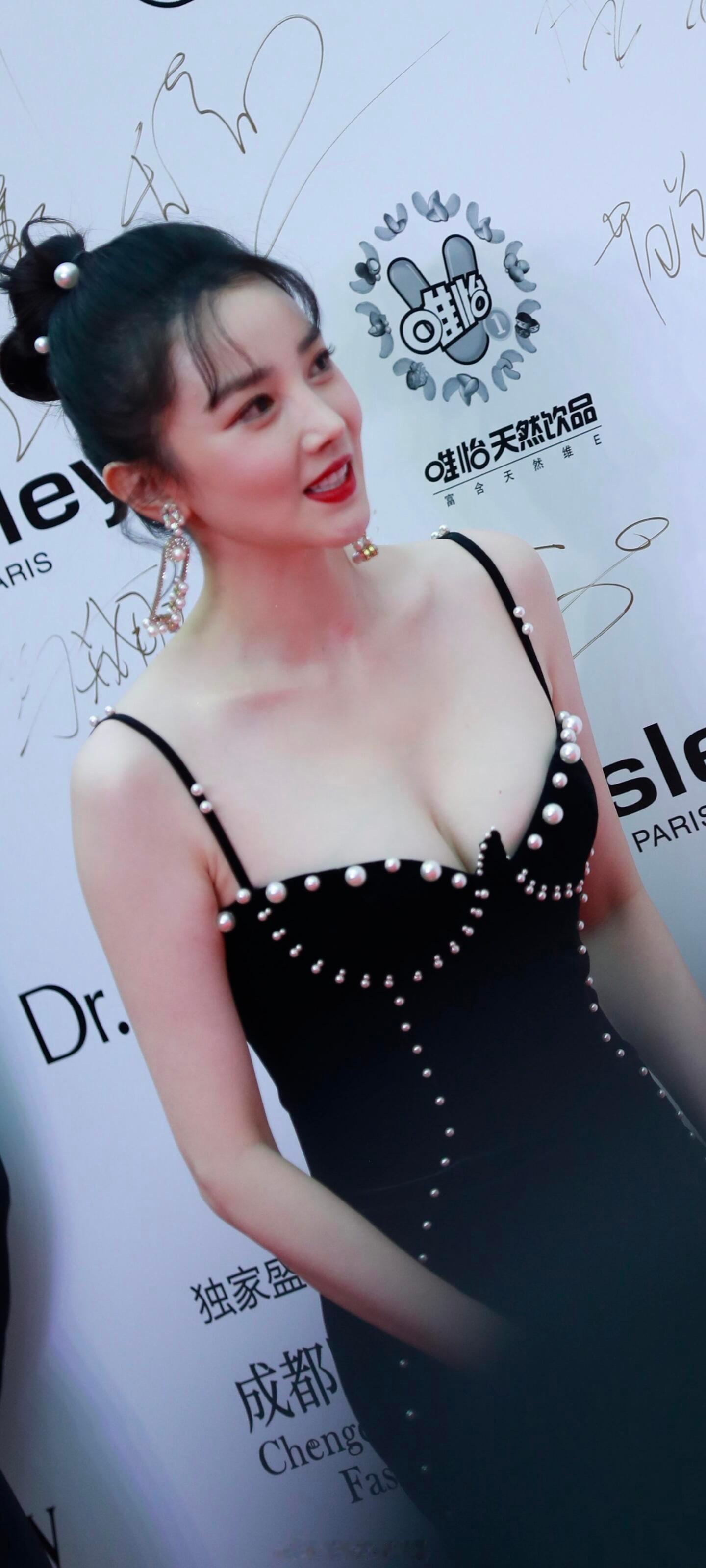 陈小纭身上的诡魅感陈小纭🖤 