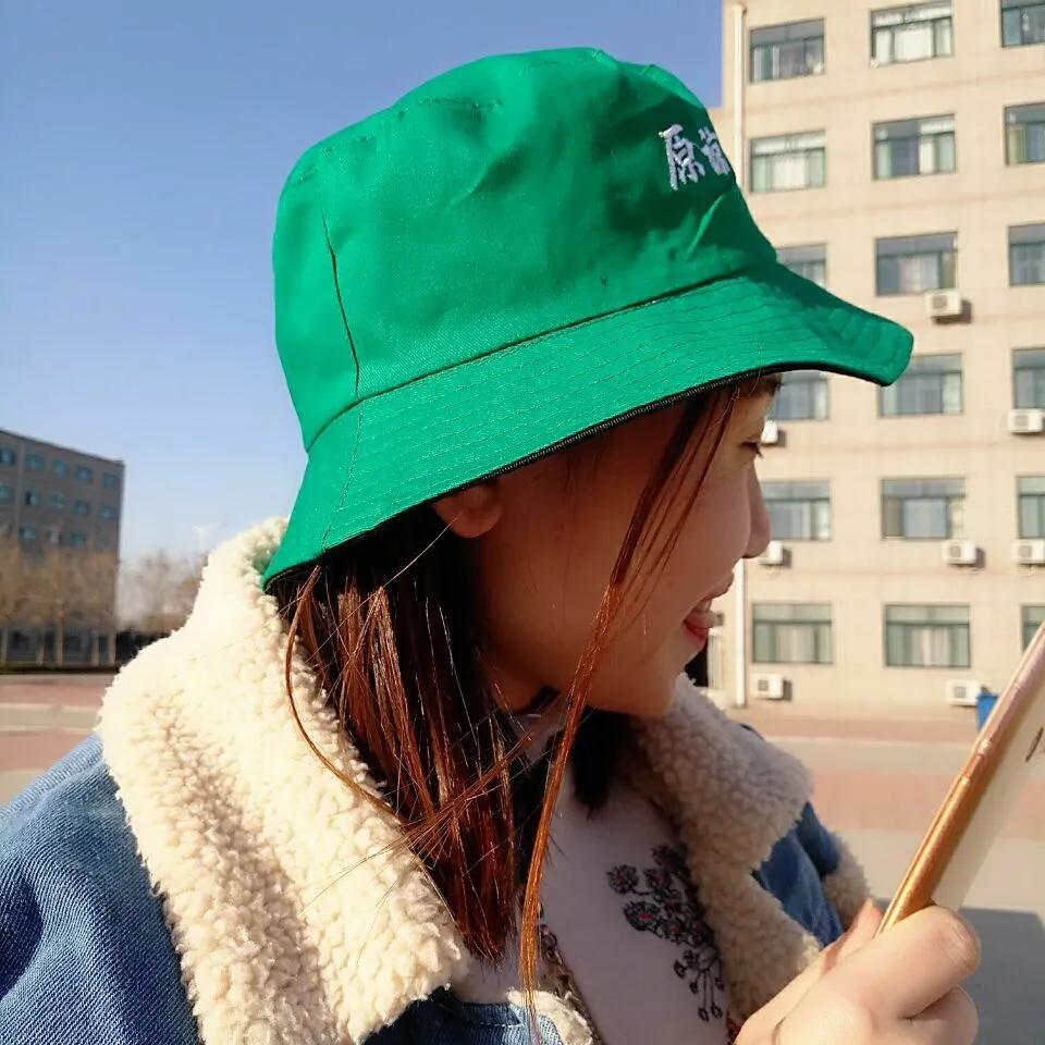 绿帽的游戏一一
女戴绿帽增添色彩，
人人都爱喜欢佩戴！
男人绿帽千万莫挨；
戴了