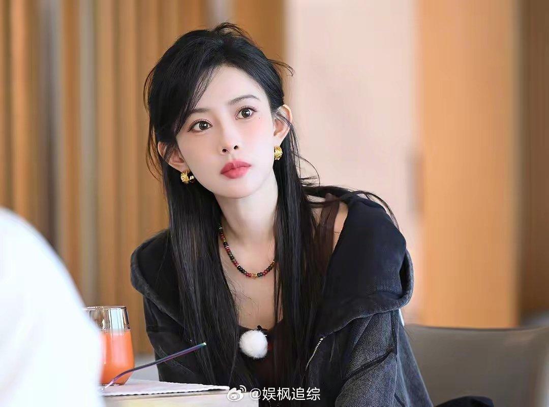 《跑男》第四期，孟子义玩游戏犯规，李晨故意捣乱 