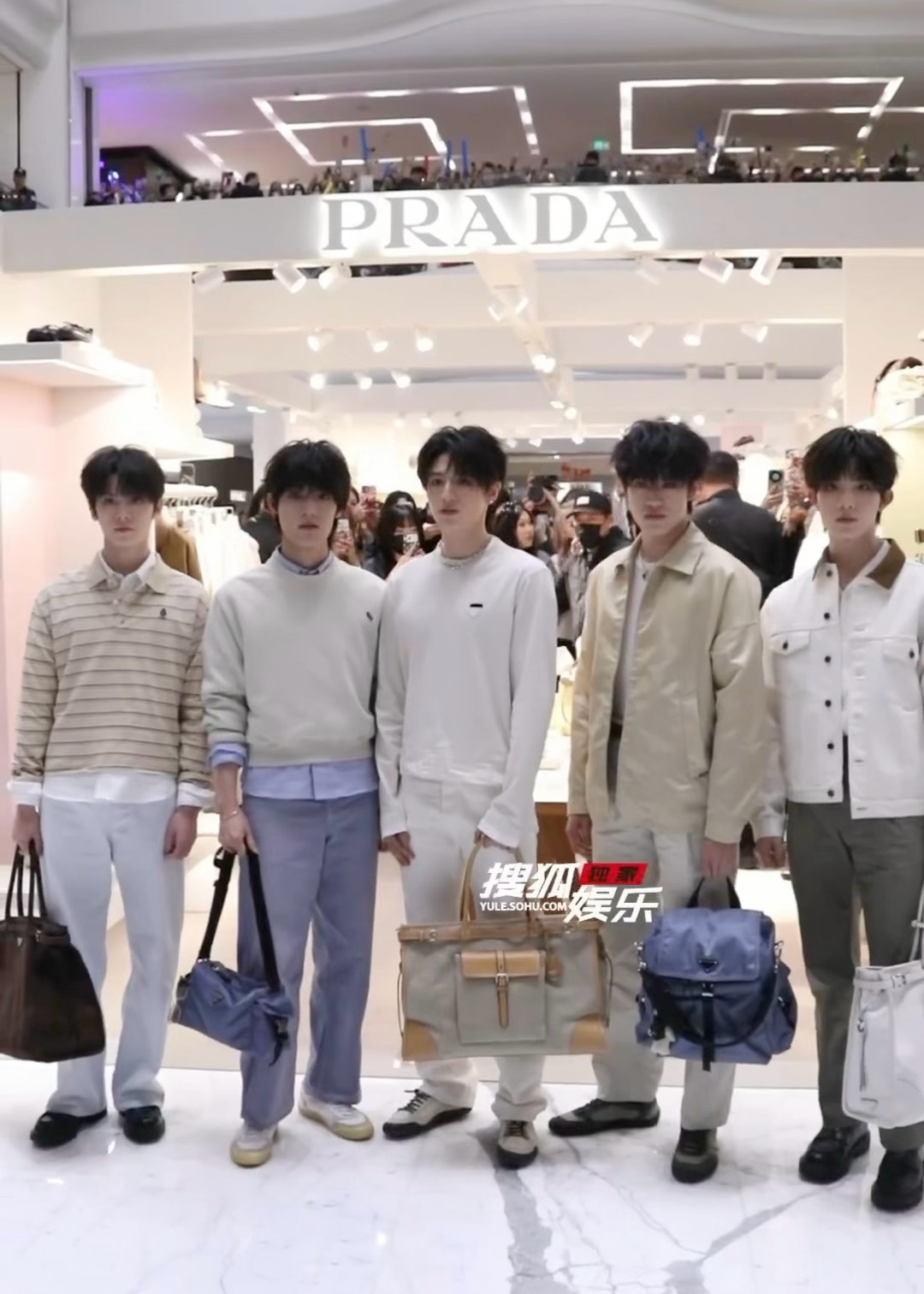 登陆少年北京Prada活动线下生图朱志鑫〡张泽禹〡张极〡左航〡苏新皓 