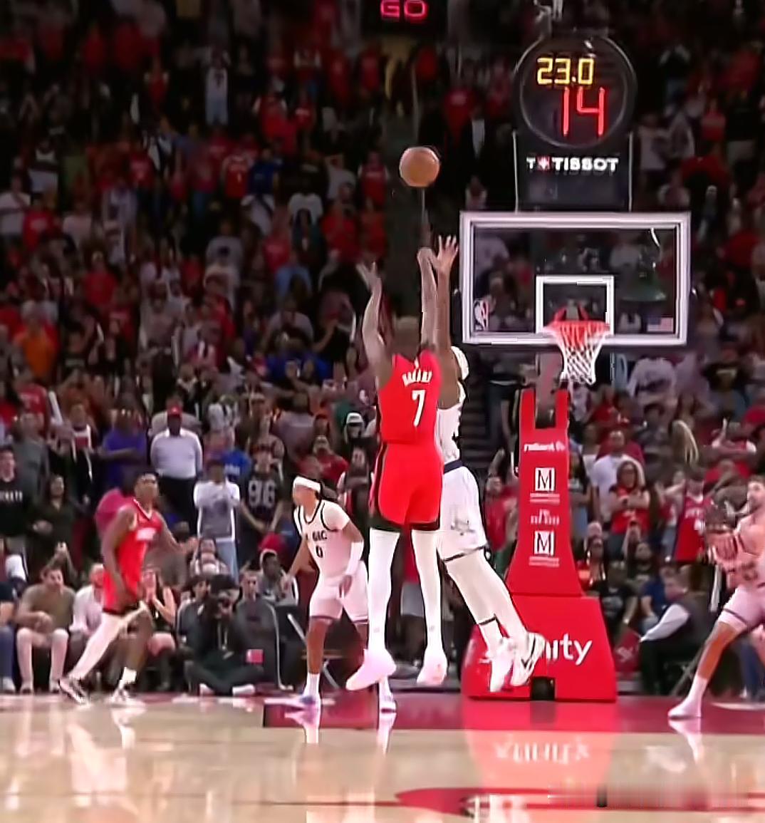 成也阿杜，同时杜兰特也差点葬送比赛
火箭117-113险胜魔术，阿杜险成罪人
申