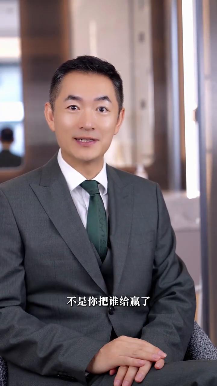 真正的厉害不是你把谁给赢了，把谁压下去了，而是明知道这个局再耗下去也是翻不了身，