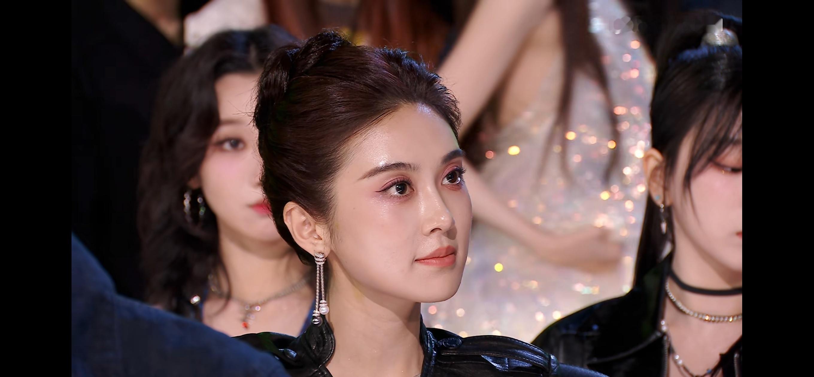 这个女明星是谁，好眼熟但想不起来名字了，鹅好喜欢给她机位 