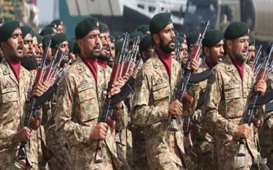 网上有个说法挺有意思，“巴基斯坦也没想到，跟着中国混来混去，结果自己也混了一个霸