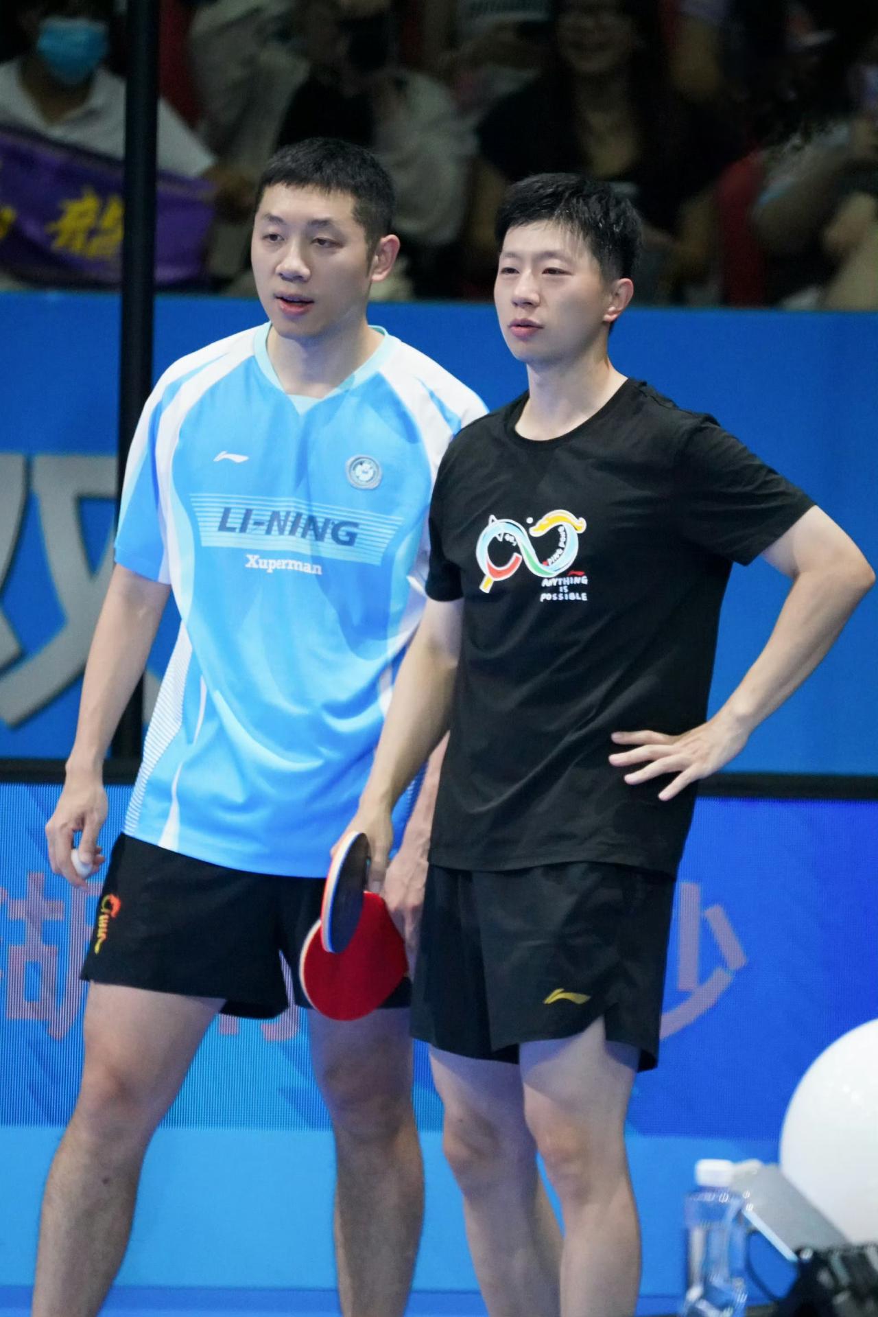 2026年全国乒乓球锦标赛男双半决赛中，马龙/许昕组合以3-0战胜林高远/袁烜松