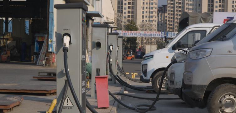 驴充充：智慧能源，让充电更简单在绿色出行成为时代主流的今天，驴充充以创新科技为驱