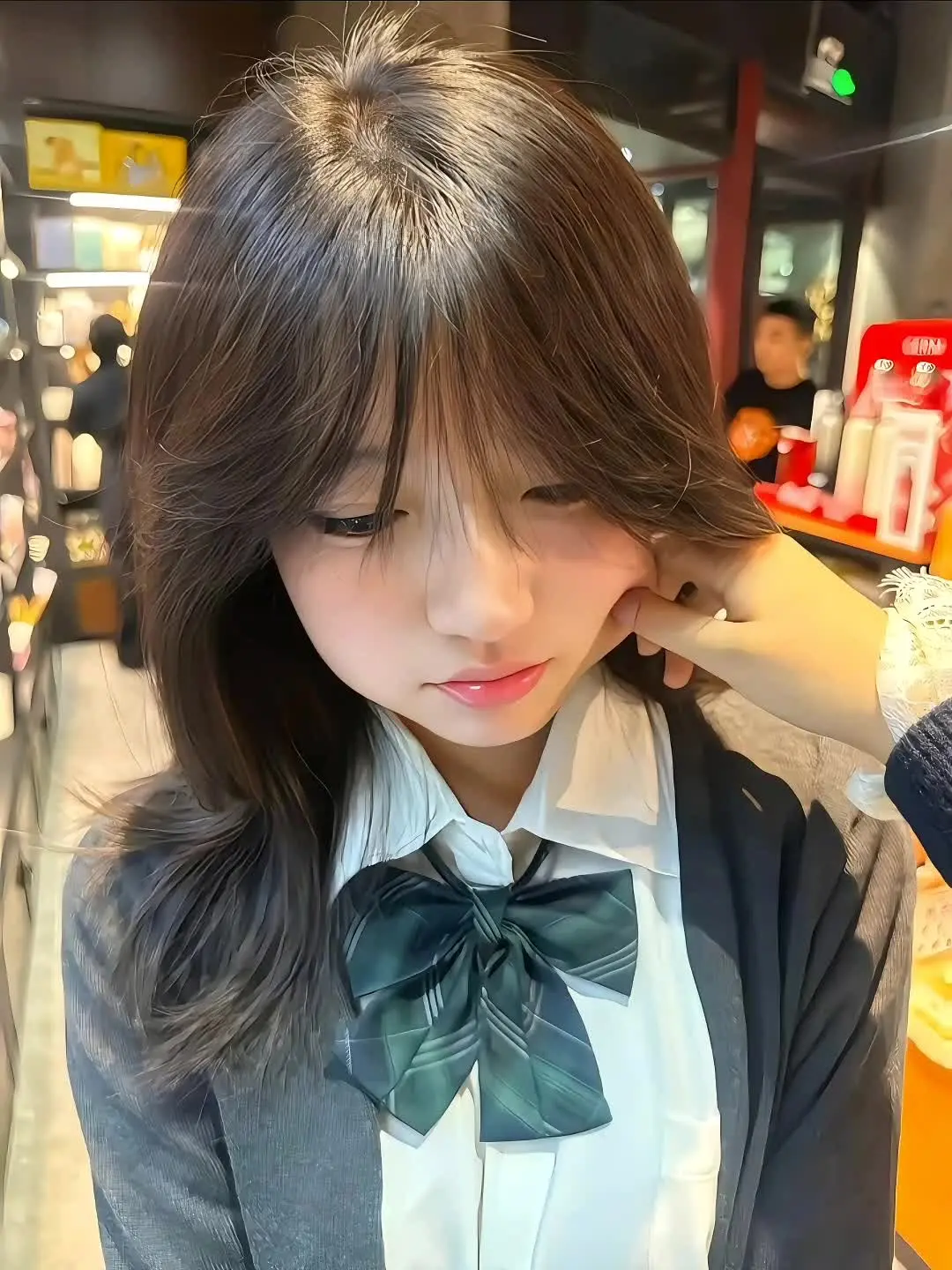唠紫 都装成这样了 还不说我萌 滚 真正扇泥 小姐姐