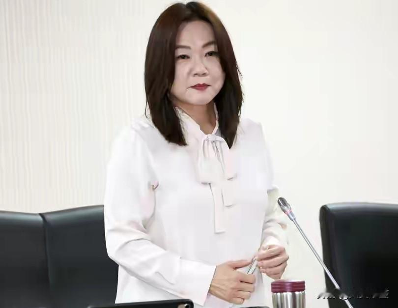 不少人最近都在关注台军一项新预算，居然要拿出超5亿新台币修建跳伞训练大楼，还搭配
