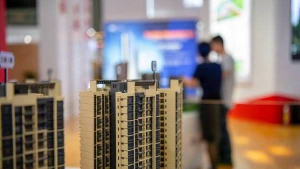 第一财经：近期北京二手房市场持续回暖，核心城区学区房成交尤为活跃。部分片区近两月