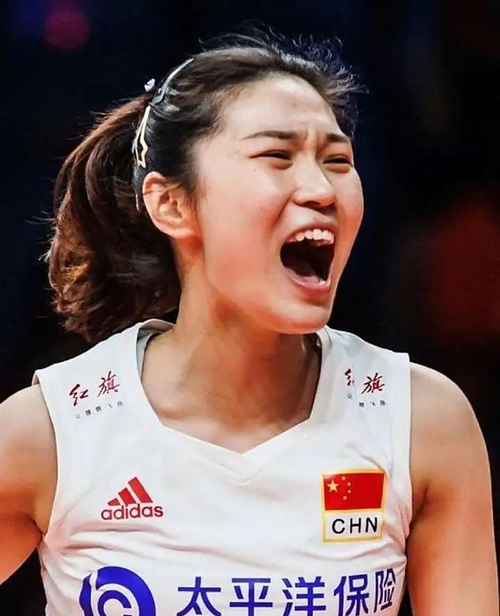 王梦洁再一次入选中国女排新一期的集训大名单，让很多球迷都感到非常欣慰，因为我们都