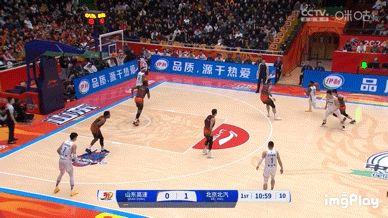 昨天北京北汽客场107:113负于山东队，由于周琦继续缺阵，范子铭首发出场并且获