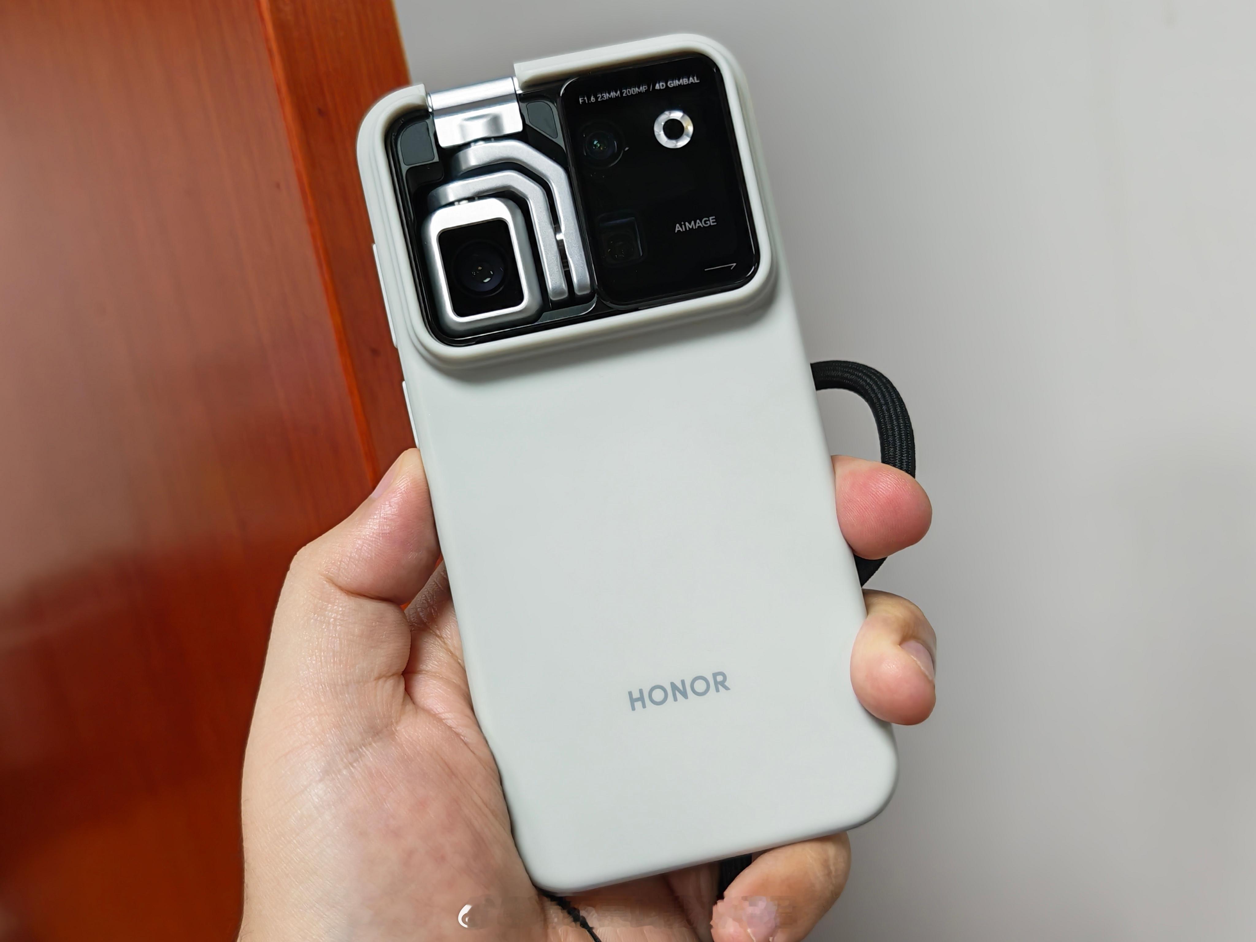 不得不说荣耀 Robot  Phone 还是蛮好玩儿的