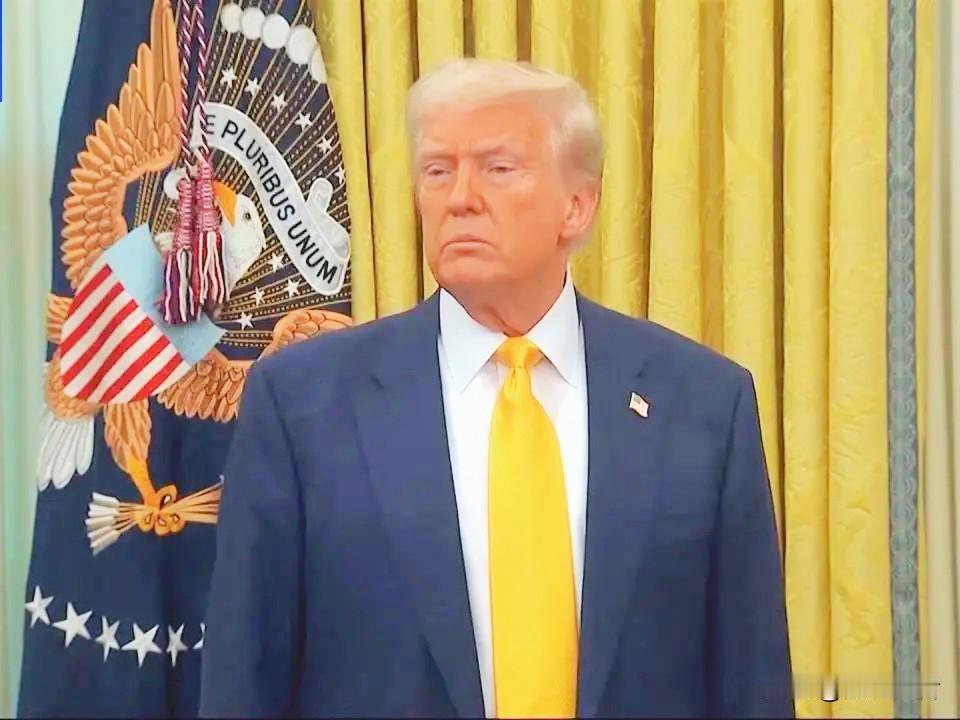 特朗普为何执意拿下格陵兰岛？
网上各种分析说的天花乱坠，头头是道。
不否认此地的