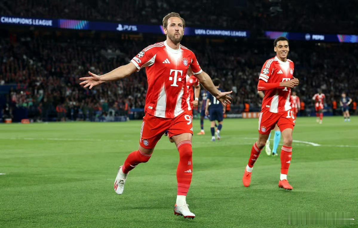 巴黎圣日耳曼5比4拜仁时隔二十年！巴黎主场再度单场丢4球，历史旧账留在06年欧联