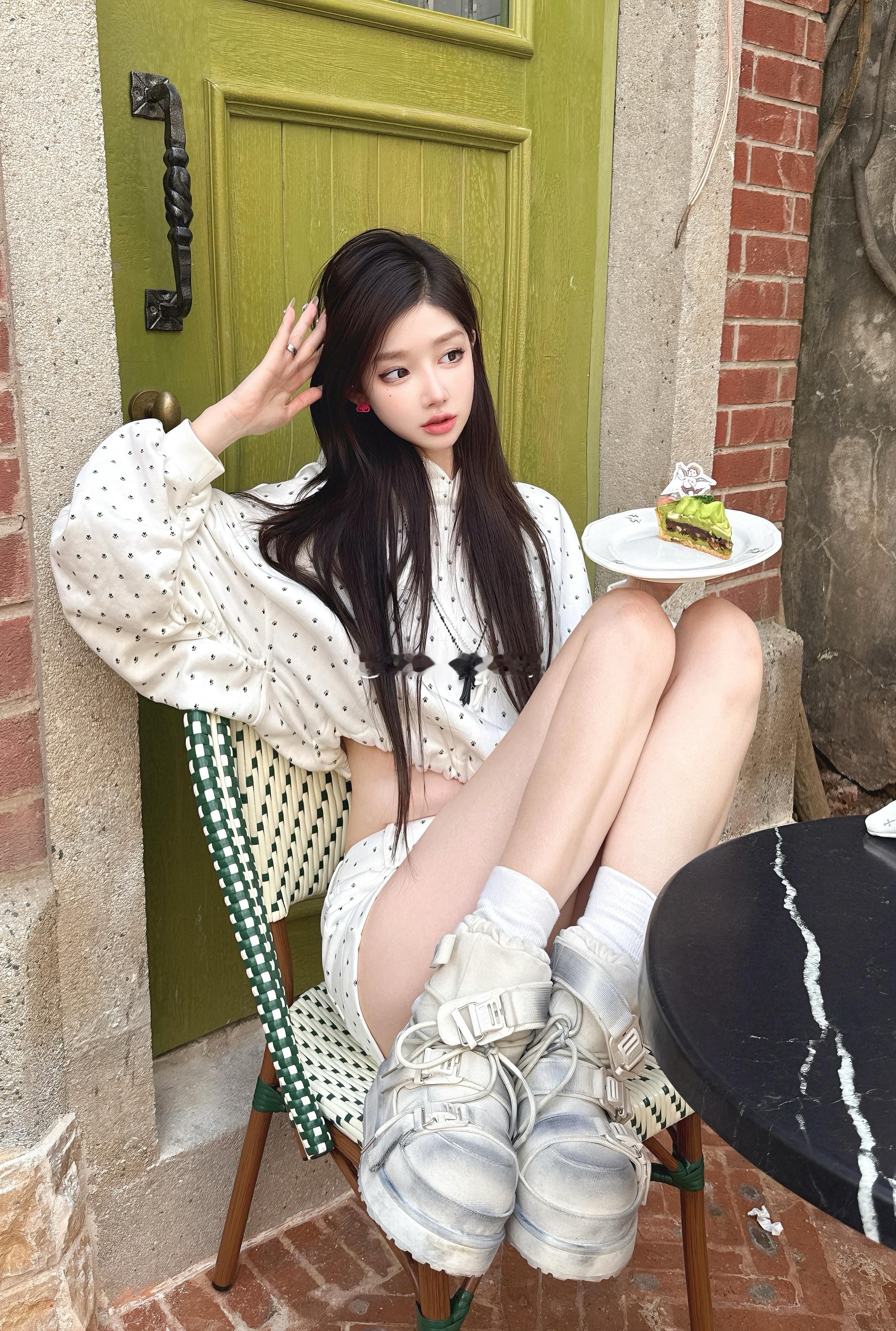 做完发际线植发整整三个月啦！刚做完前几周还担心存活率 现在小绒毛都冒出来啦！拍照