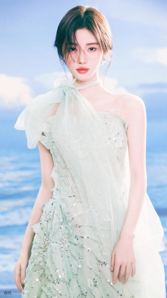 你觉得明星每月拿25万固定工资合理吗？面对他们如此高的收入，你会产生嫉妒心理吗？