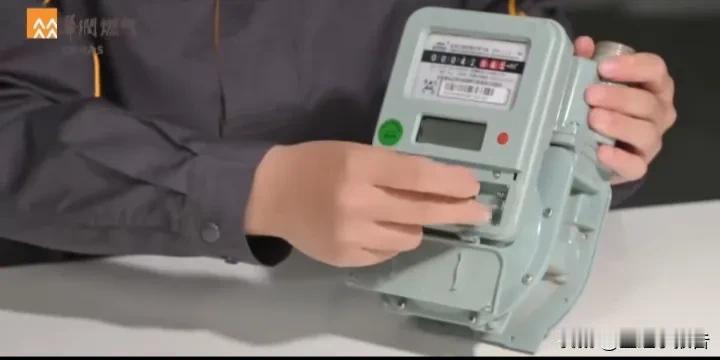 家里用的燃气计量表还要自己动手换电池?
         最近看到华润燃气公众号