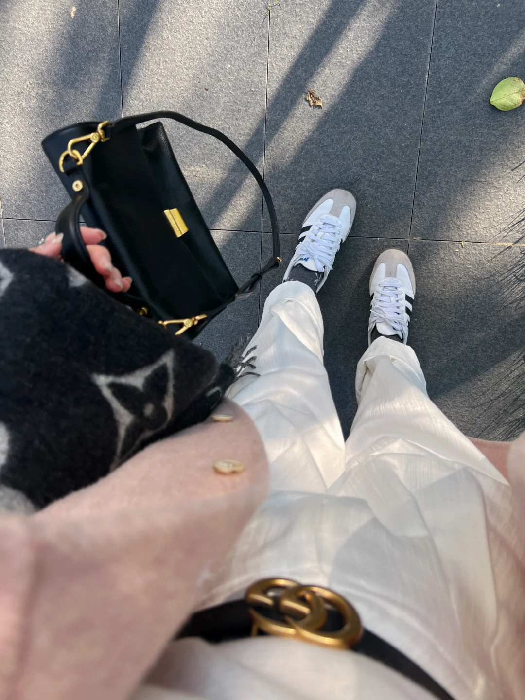 今年的第一件粉呢子大衣！秋冬不露腿也好看！