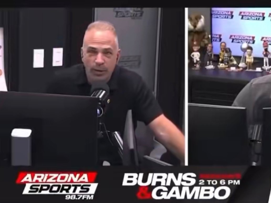 John Gambadoro：杜兰特的身边人士透露，杜兰特自己在谈论下家时提到了