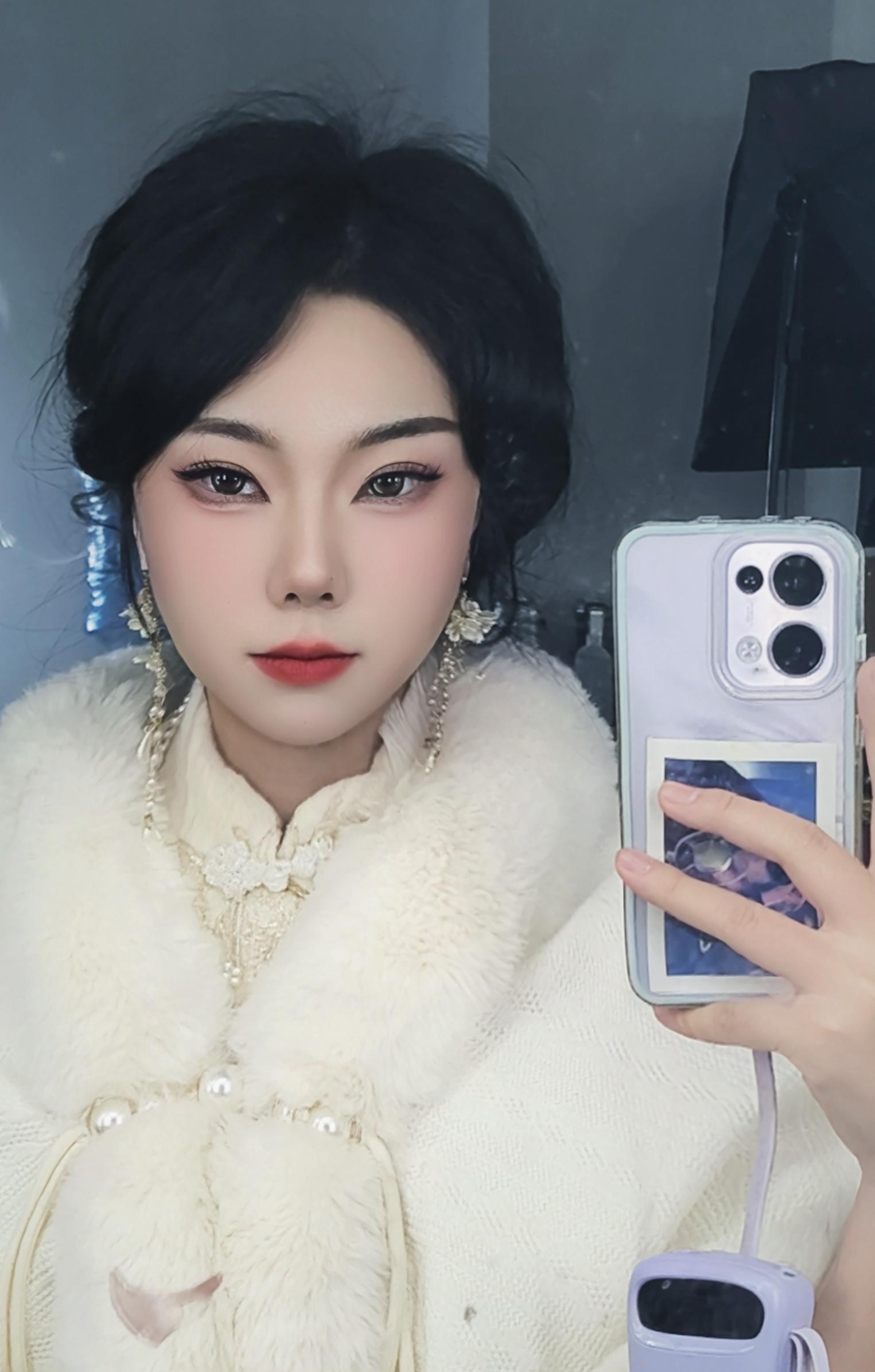 头发盘起来还是放下去    🤳