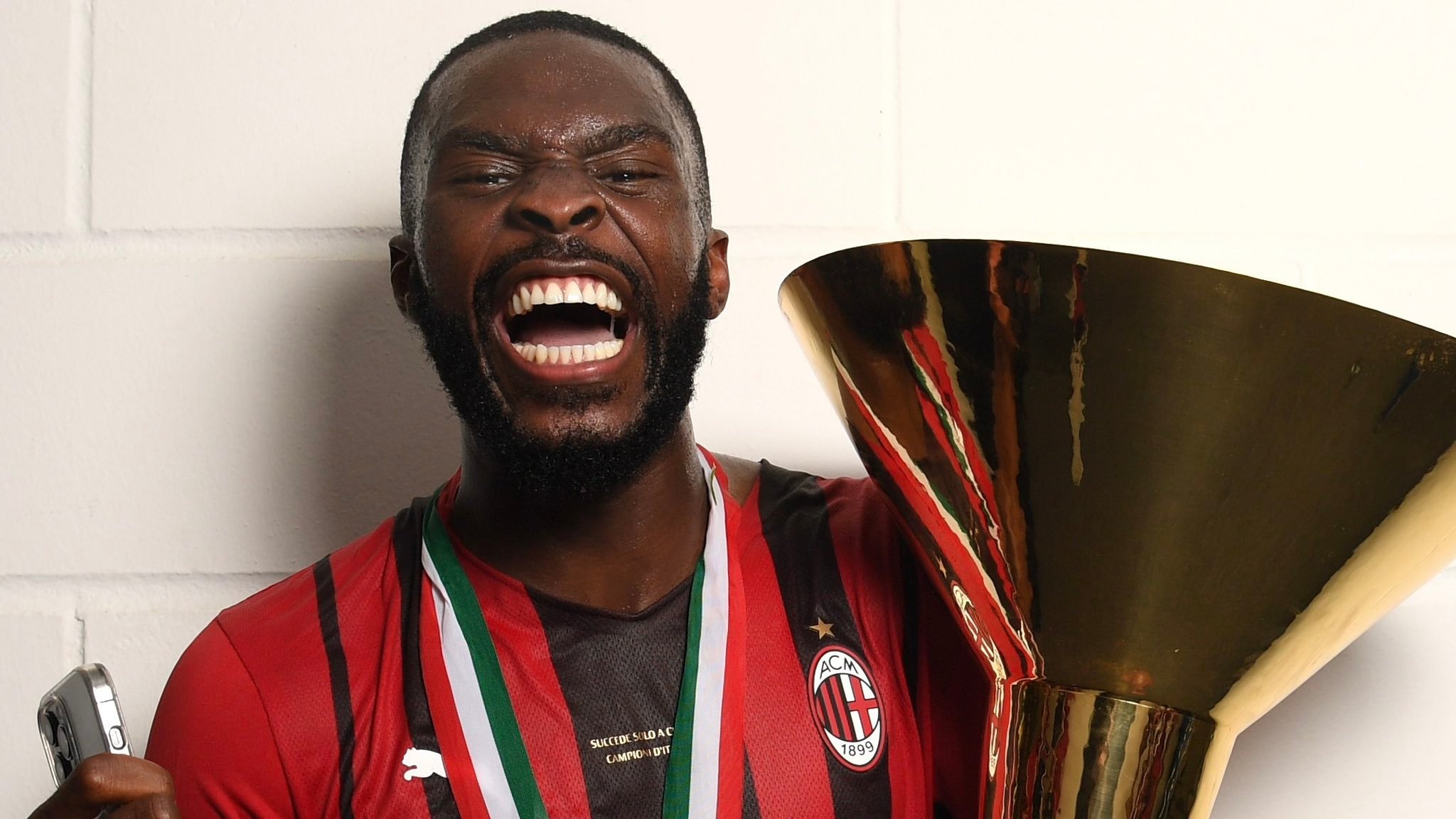 【Daniele Longo】 🔴⚫️ 米兰非常接近与托莫里🏴󠁧󠁢󠁥?