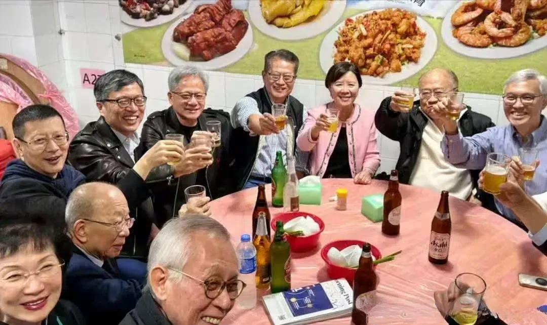 接地气的大佬，你认出来几个？[灵光一闪]