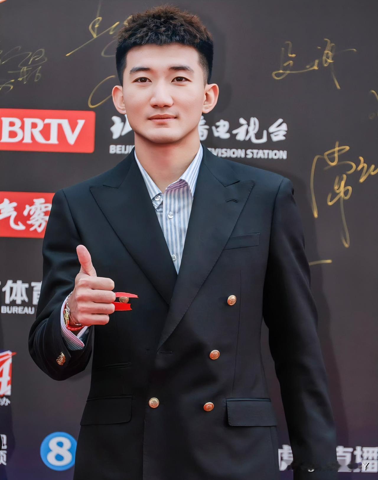 不仅大家没有想到，
估计就连王博都没有想到，
昨晚孙铭徽鼻子受伤会这么
严重！