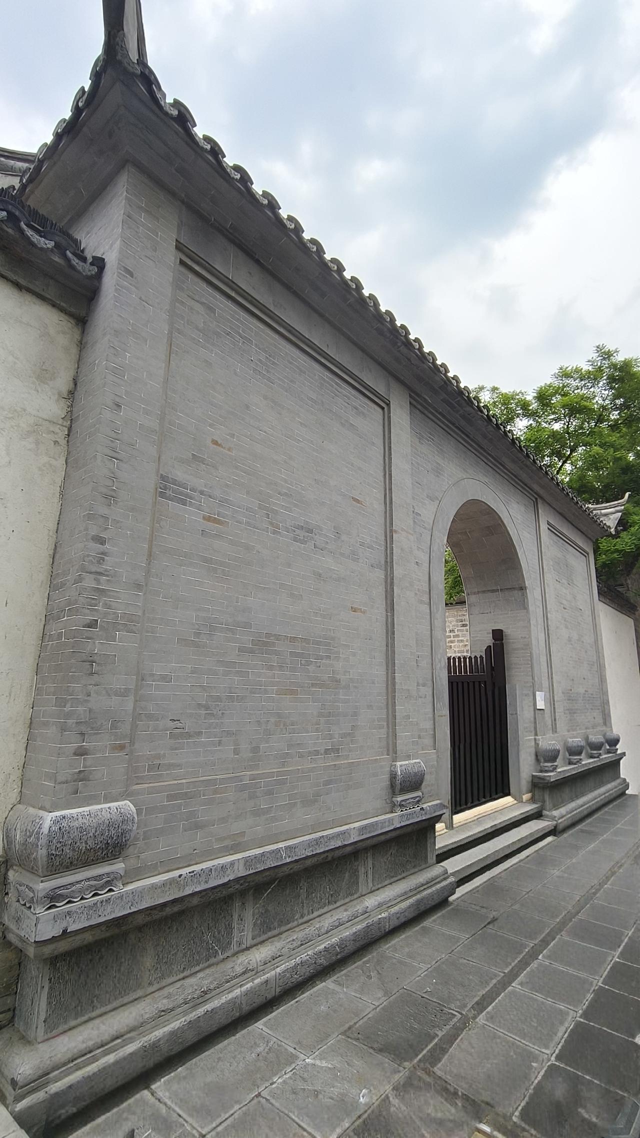 《还剩3天，抓紧去文昌巷吧……》
     在南京城南文昌巷与四条巷交汇处，藏着