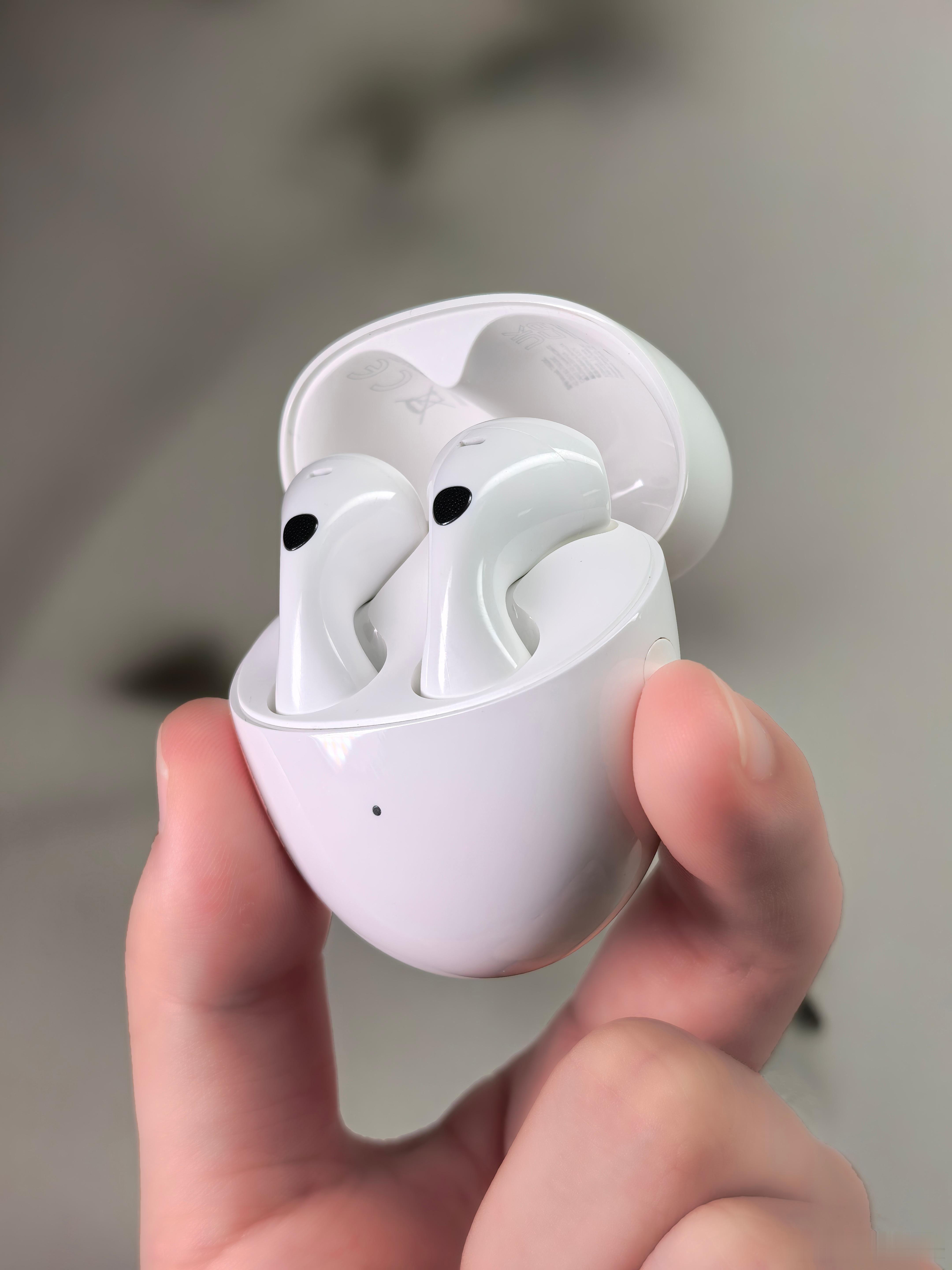 用 HUAWEI FreeBuds 6 连华为 Pura 70 Pro 打游戏、