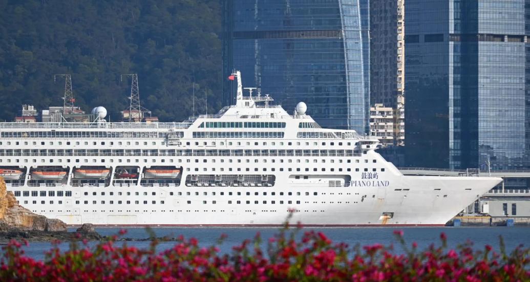 [浮云]APEC 峰会韩国急调中国 “鼓浪屿” 号救场当酒店，1000 多嘉宾靠