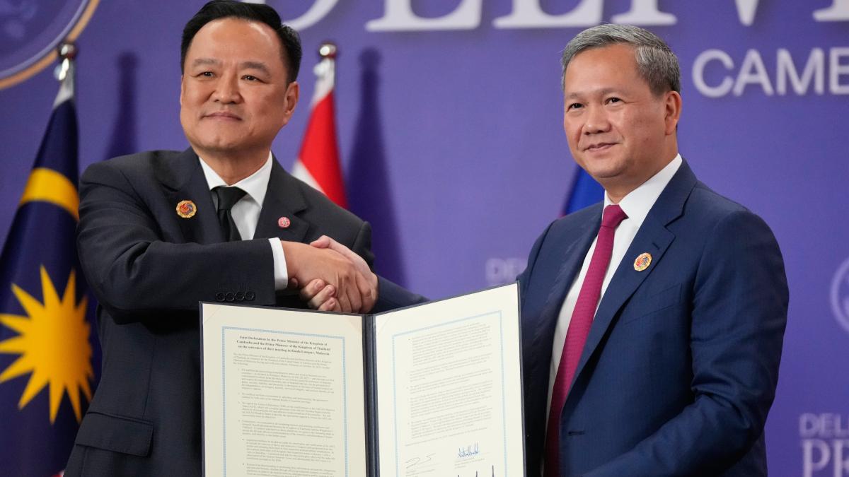 26号，吉隆坡国际会展中心，在美国总统特朗普与马来西亚总理安瓦尔的见证下，柬埔寨