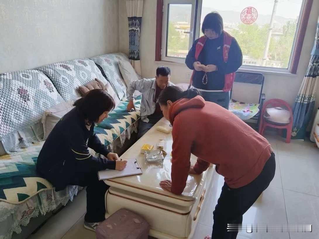 楼栋微治聚民心！万柏林区解锁社区文明实践新范式
 
近日，万柏林区南寒街道玉园南