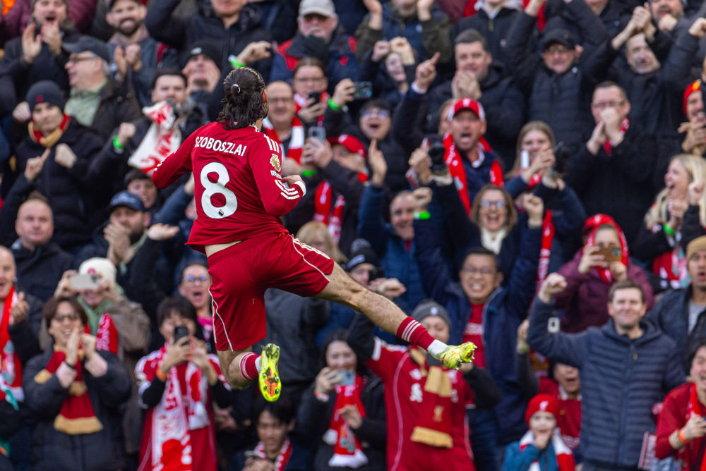 英超3/16 00:30 热刺客场“绝平”利物浦利物浦主帅斯洛特当天将萨拉赫放在