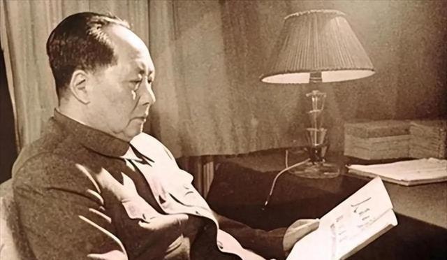 1969年，开国上将陈明仁递交辞呈，打算回长沙休养。消息传到毛主席那里，主席拍案