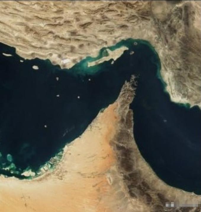 纽约时报专栏文章——伊朗战争彻底改变了普京的全盘考量

伊朗战争爆发，一夜之间，