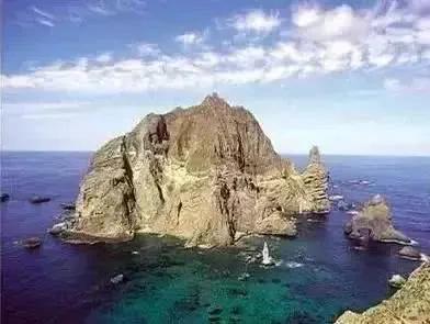 韩国在竹岛周边举行了防卫演习，对此日本很恼火，向韩国提出了强烈抗议。
作为中国人