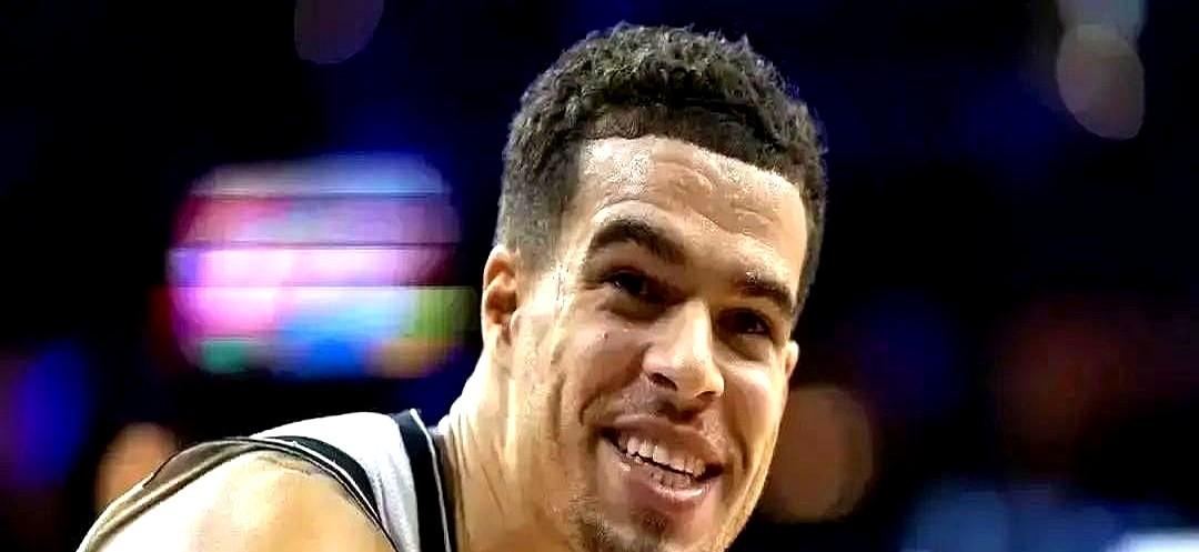 还记得当初说火箭要拿伊森换穆雷吗？

那时候球队进攻便秘，申京在内线被包成粽子，