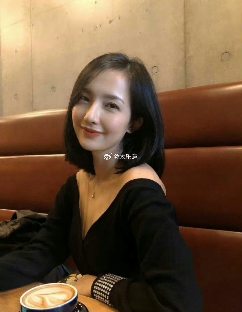 气质女网友 ​​​