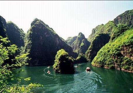 【虎峪】虎峪自然风景区集自然与人文景观于一体，山秀水美，山间泉水处处可见，山口的