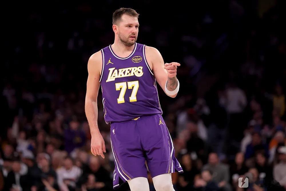 据此前的报道，NBA知名记者值得一提的是，这也是湖人自2019-20赛季以来首次