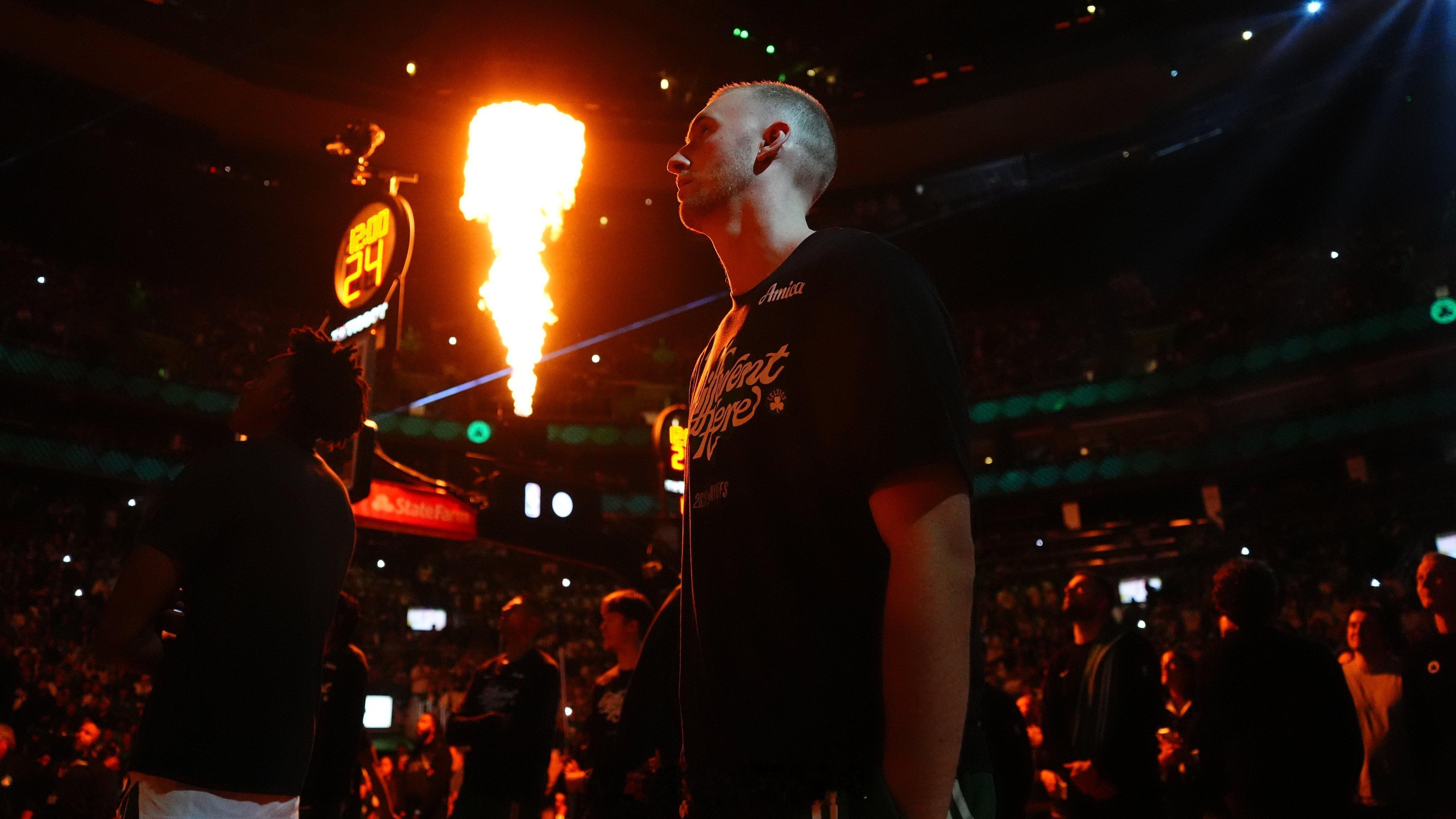 G1 三分表现76人全队：23投4中萨姆-豪瑟：6投4中 