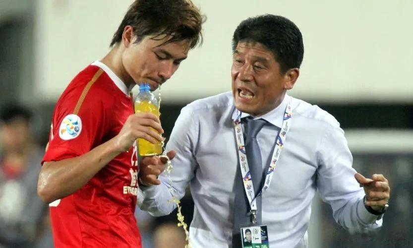 好马配好鞍，金贵有点冤，上海申花重走当年恒大路线。
  吴金贵虽然带领上海申花足