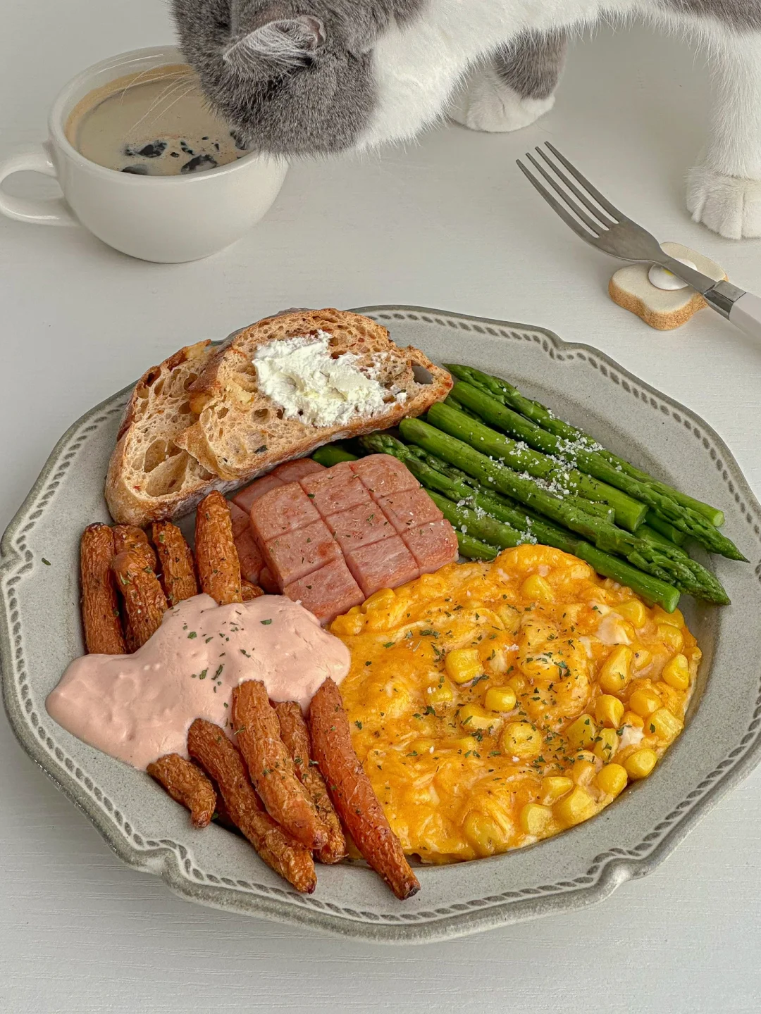 🍽️Brunch☀️烤胡萝卜🥕玉米滑蛋芦笋拼盘